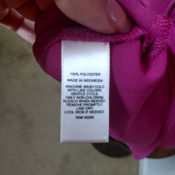 NWT Express Women's V Neck Ruffled Blouse - Picture 5 of 8